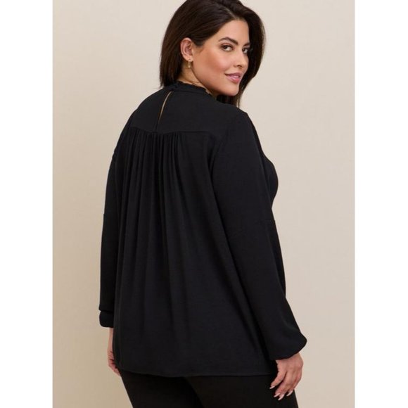 Torrid 1X NWT Washable Black Crinkle Gauze Relaxed Embroidered Blouse Boho Hippy - Picture 3 of 4